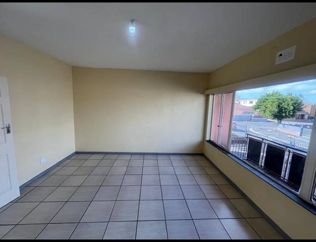2 BEDROOM PROPERTY TO RENT IN PAROW CENTRAL